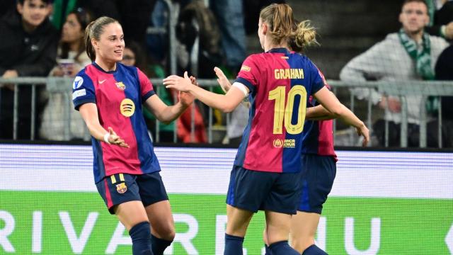 El Barça Femenino celebra el tanto de Ewa Pajor en el feudo del Hammarby