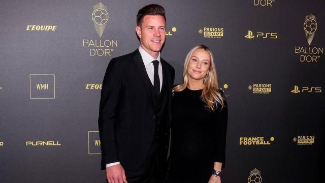 Marc-André ter Stegen y su esposa Daniela Jehle, en la alfombra roja del Balón de Oro