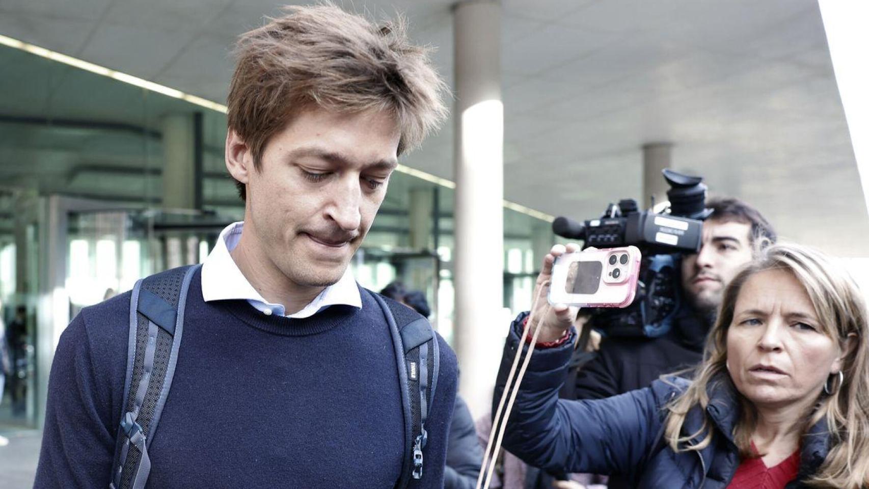 Oscar Pierre, cofundador de Glovo, saliendo de declarar de la Ciudad de la Justicia de Barcelona