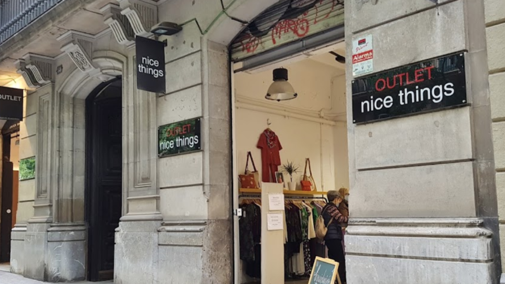Outlet de Nice Things al carrer Girona de Barcelona