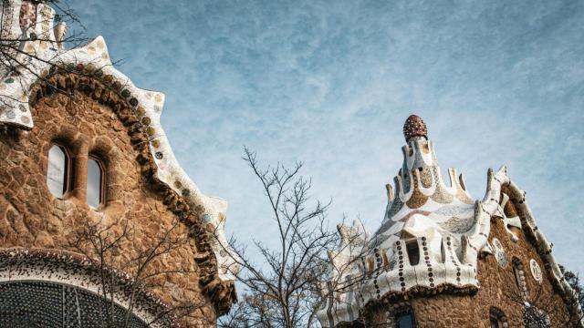 Tejados de las casas del Park Güell de Gaudí