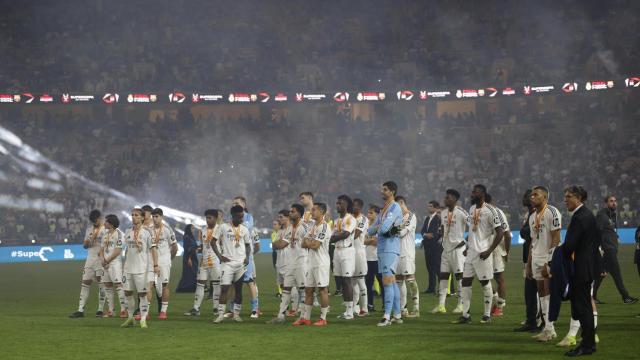 Los futbolistas del Real Madrid, decepcionados, tras perder la final de la Supercopa