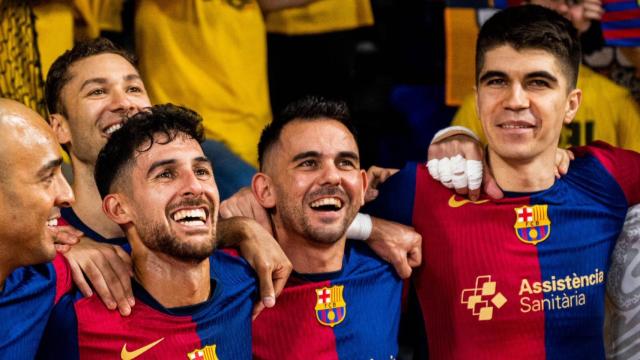 La celebración del Barça de fútbol sala tras ganar un partido en el Palau