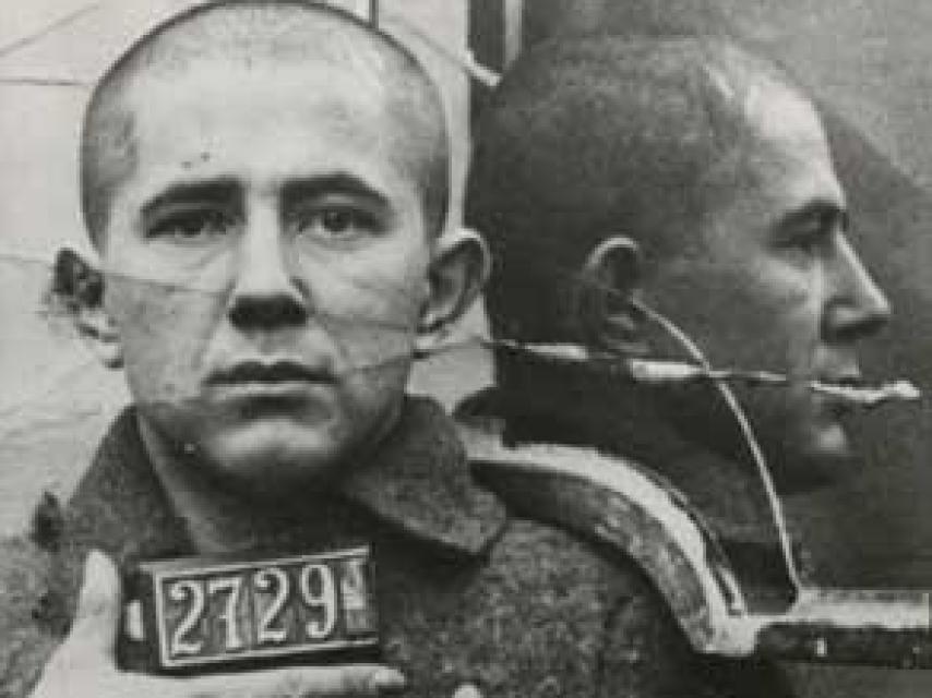 Milovan Djilas en la prisión de Sremska Mitrovica (1933)