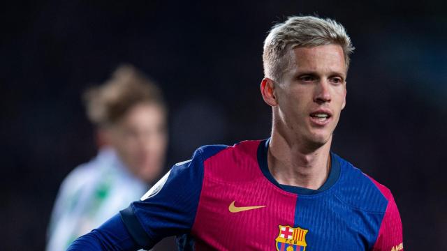 Dani Olmo, fichaje estrella del Barça en verano, durante el partido contra el Betis