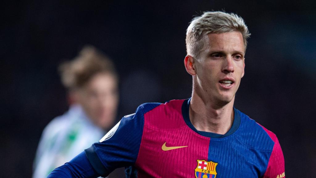 Dani Olmo, fichaje estrella del Barça en verano, durante el partido contra el Betis