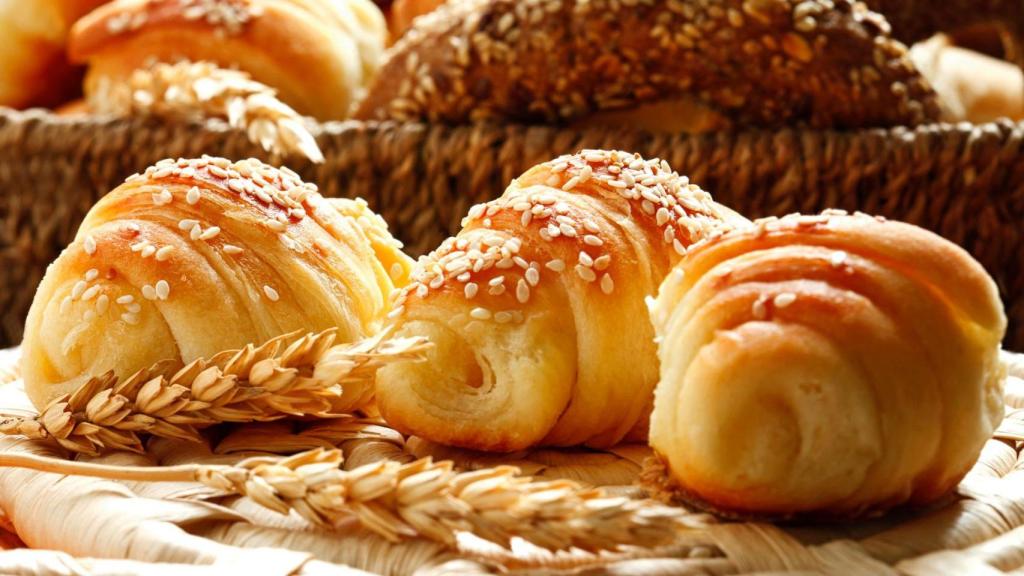 Croissants en una pastelería