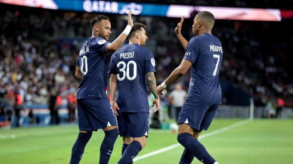 Neymar, Messi i Mbappé celebren un gol al PSG