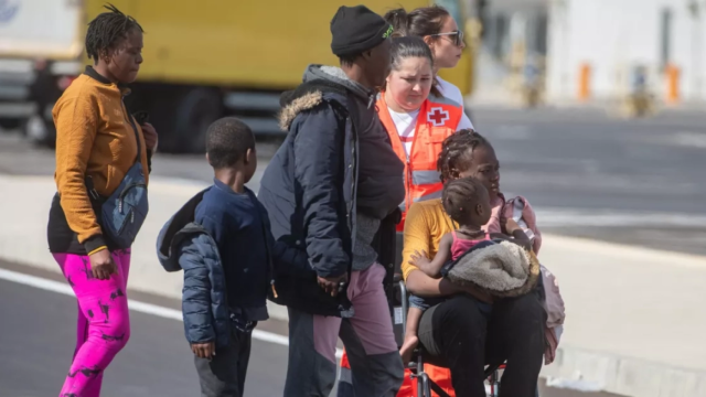Menores migrantes recién llegados a Canarias
