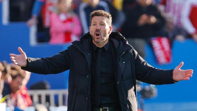 El Cholo Simeone protesta una acción durante la derrota del Atlético de Madrid contra el Leganés