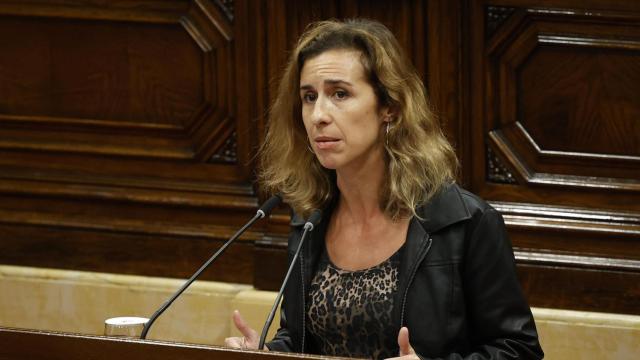 La diputada de la CUP Laia Estrada durante un pleno del Parlament, en noviembre