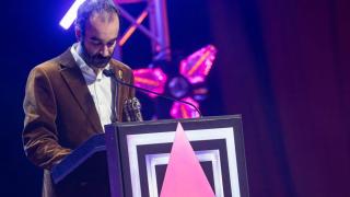 El guionista Eduard Sola, Premi Gaudí a mejor guión original, durante su discurso