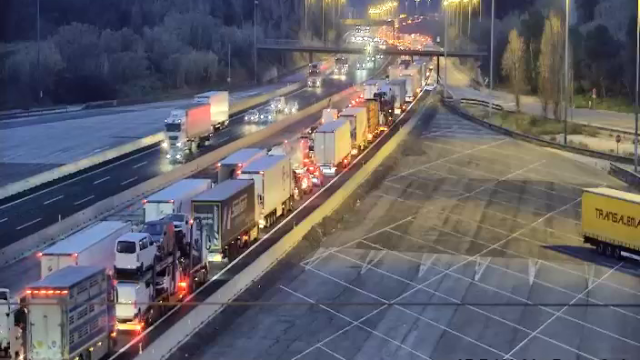 Hasta 14 kilómetros de atasco en la AP-7 por un accidente