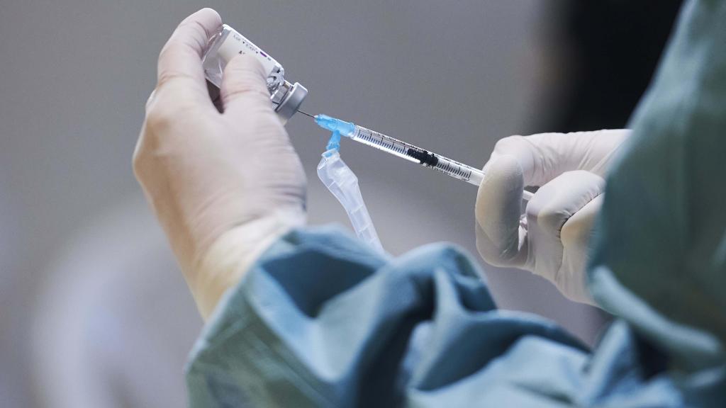 Vacuna en una foto de archivo