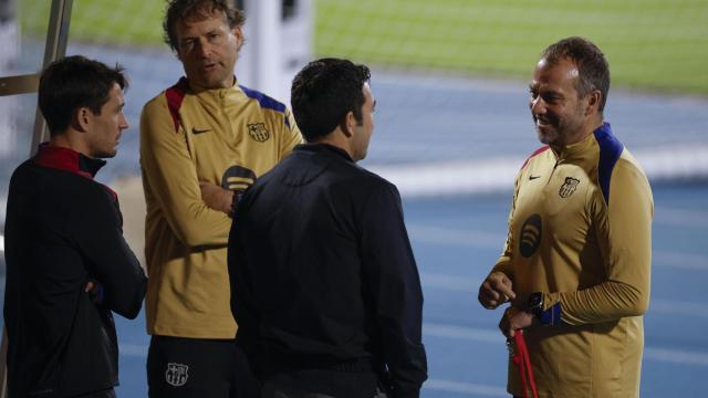 Bojan y Deco conversan con Hansi Flick y Marcus Sorg en Arabia Saudí