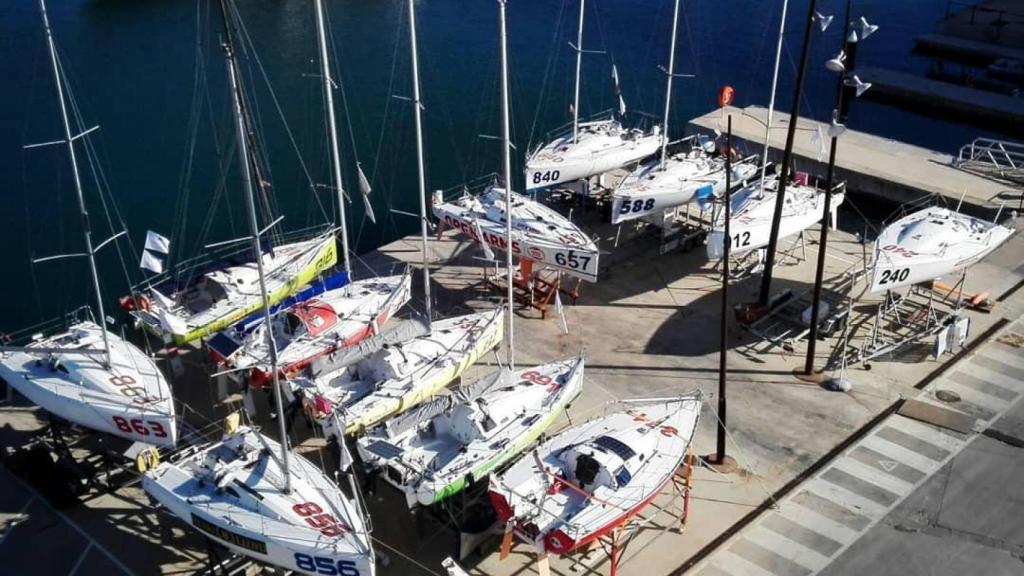 Vista aérea de barcos en el Port Fòrum