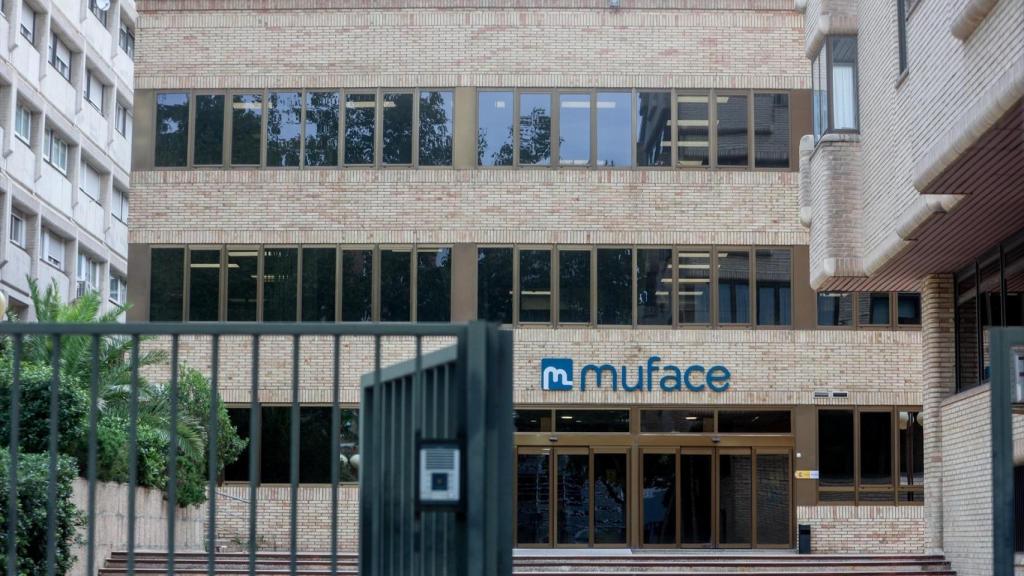 Fachada de un edificio de Muface en Madrid