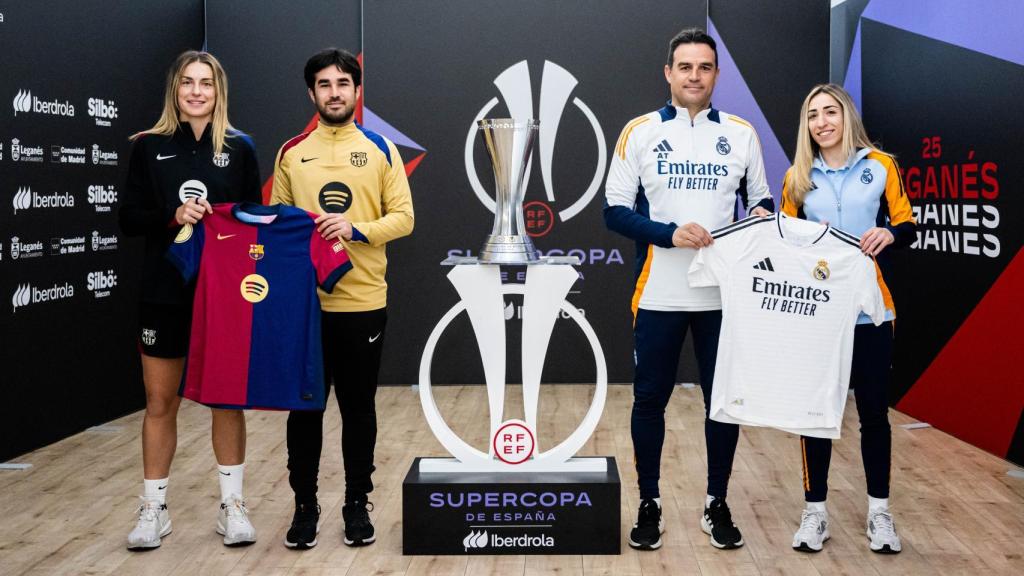 Alexia Putellas y Pere Romeu, del Barça Femenino; y Alberto Toril y Olga Carmona, del Real Madrid