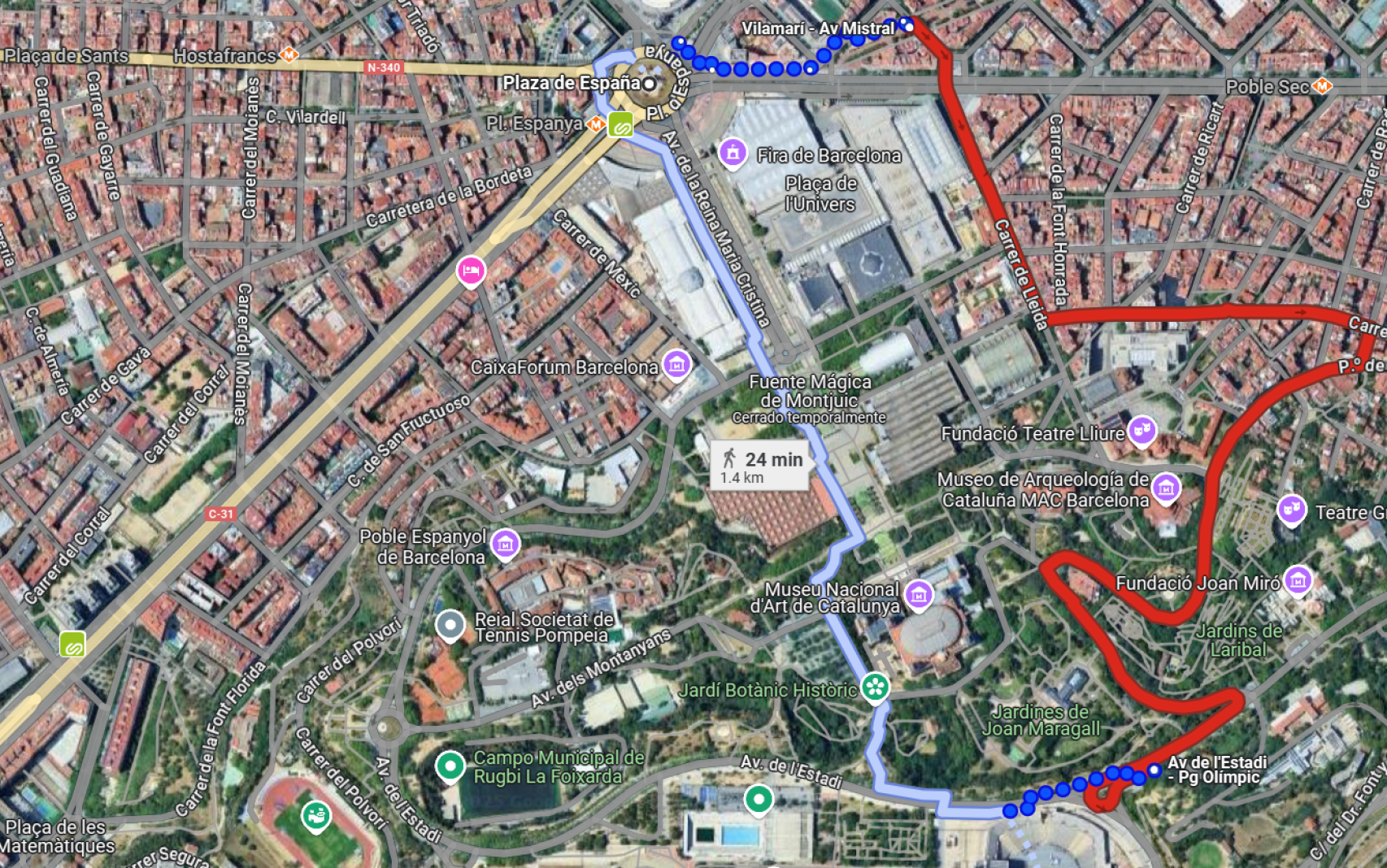 El recorrido a pie (azul) y en autobus desde Plaza España hasta el Estadi Olímpic Lluís Companys