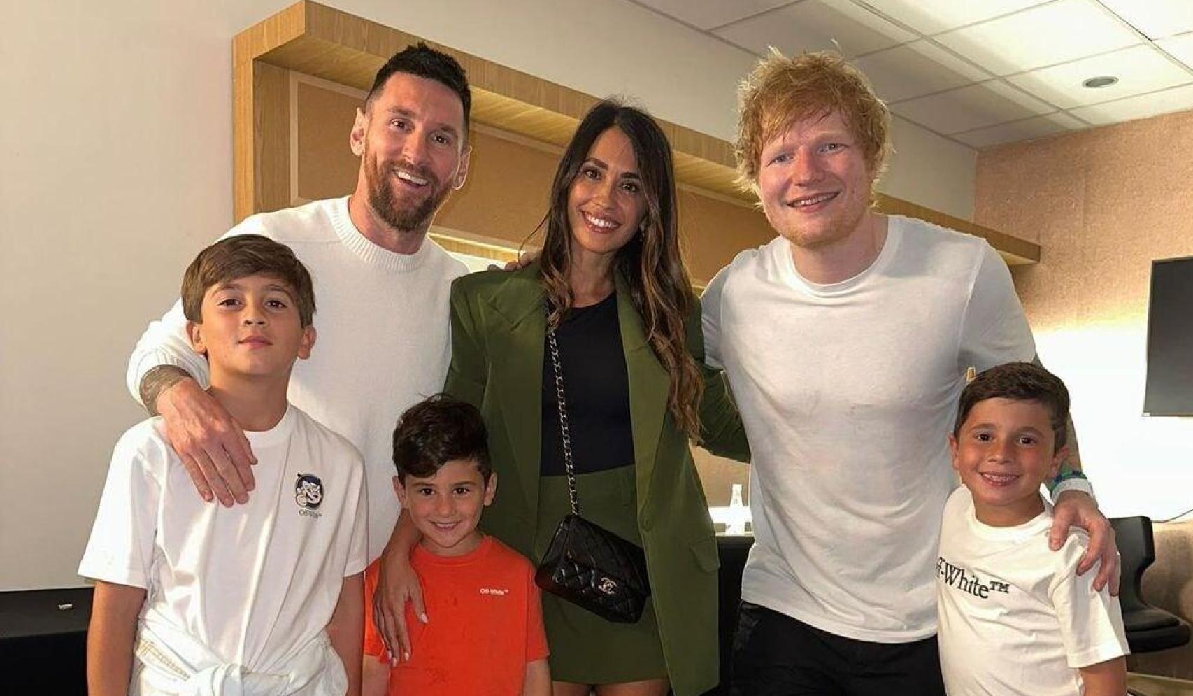 Leo Messi, Antonella Roccuzzo y sus hijos en un concierto de Ed Sheeran