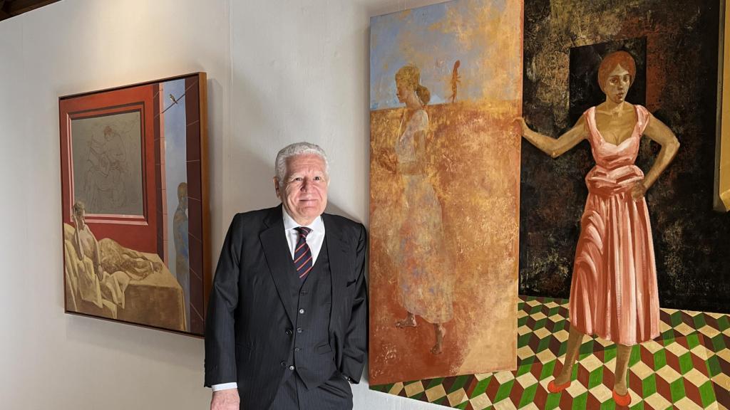 Lluís Bassat en la nueva exposición de arte figurativo de la Nau Gaudí de Mataró