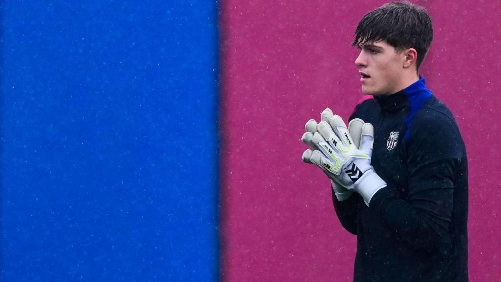 Iker Rodríguez en el entrenamiento del primer equipo del Bara