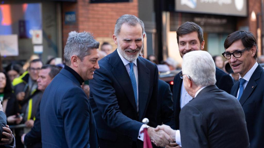 Rey Felipe VI en Cataluña, en compañía del 'president' de la Generalitat, Salvador Illa, en una imagen de archivo