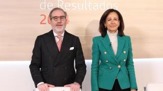 La presidenta de Santander, Ana Botín, junto al consejero delegado, Héctor Grisi / EP