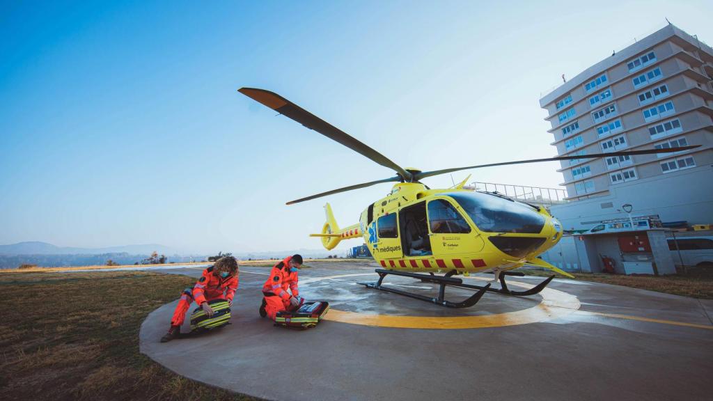 Imagen de una helicóptero medicalizado del SEM, que opera Eliance
