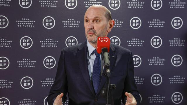 Rafael Louzán, en la reunión de la Real Federación Española de Fútbol (RFEF) con los clubes profesionales