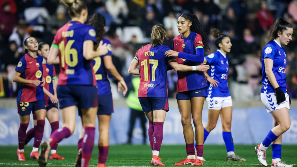 El Barça Femenino celebra un gol contra el AEM Lleida