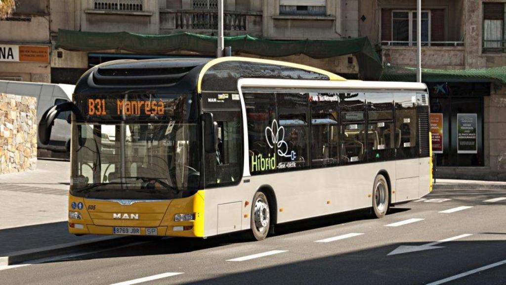 Un autobús de Tusgsal, una de las marcas de Direxis