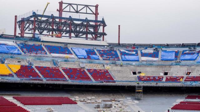 Los responsables de las obras del nuevo Camp Nou elevan los pilares de la tercera gradería