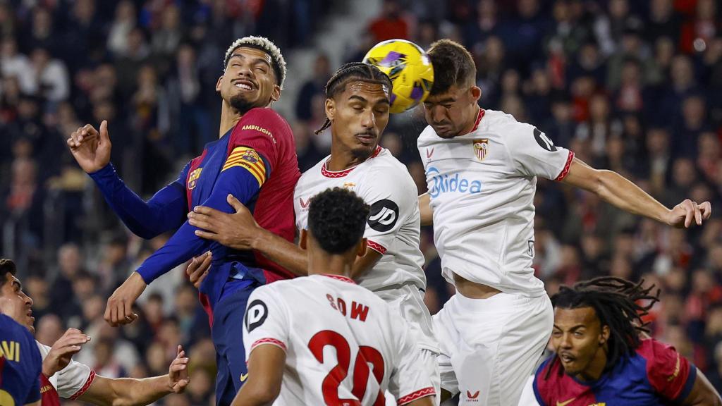 Araujo, contra el Sevilla