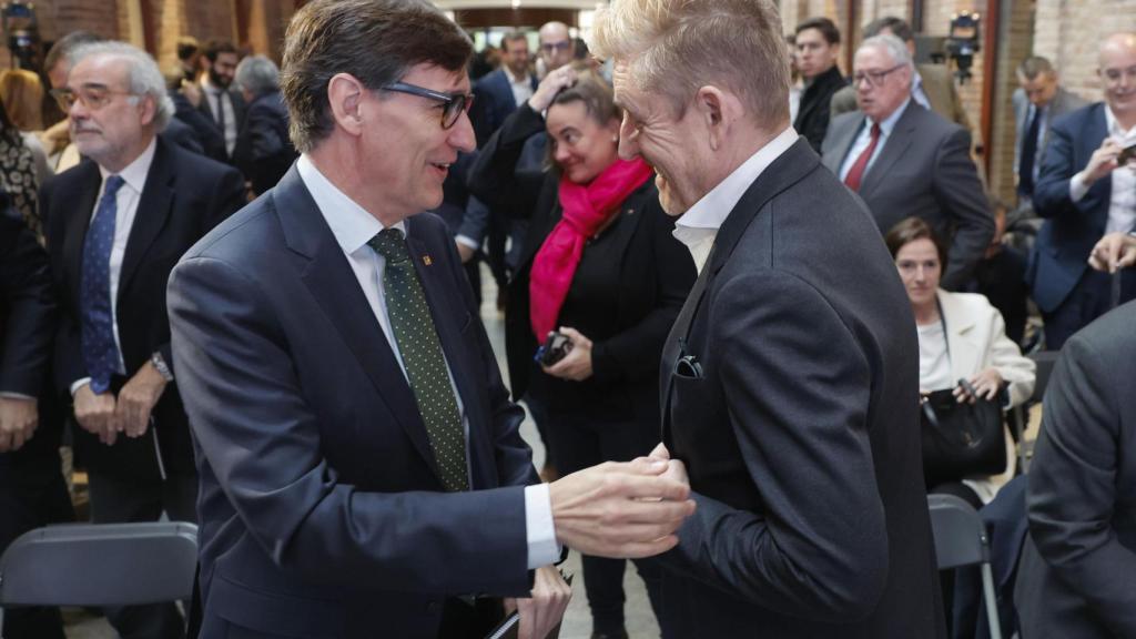 El presidente de la Generalitat, Salvador Illa, junto al presidente de Seat y Cupra, Wayne Griffiths