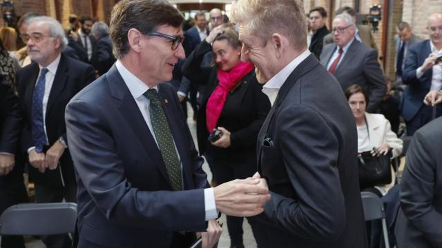 El presidente de la Generalitat, Salvador Illa, junto al presidente de Seat y Cupra, Wayne Griffiths