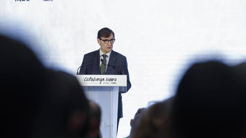El presidente de la Generalitat, Salvador Illa, durante su intervención este lunes en la presentación del plan de impulso al vehículo eléctrico hasta 2030