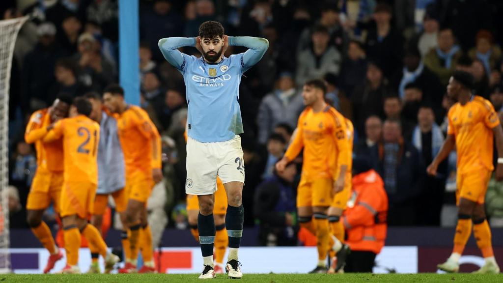 Gvardiol se lleva las manos a la cabeza tras perder contra el Real Madrid