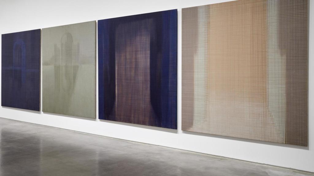 Cuadros de la serie ‘Alhambra’ en parejas con luz de noche y de día.