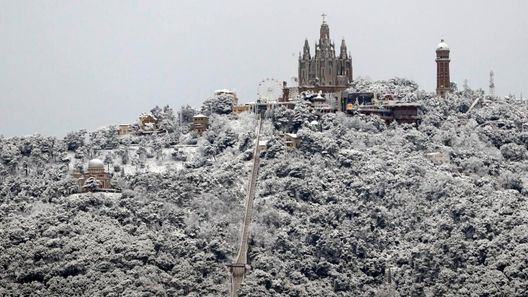 El Tibidabo nevado durante una ola de frío