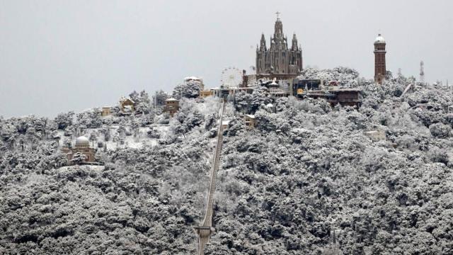 El Tibidabo nevado durante una ola de frío