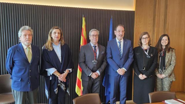Foto de familia del encuentro institucional del Decanato de los Registradores de Cataluña con el consejero de Justicia de la Generalitat
