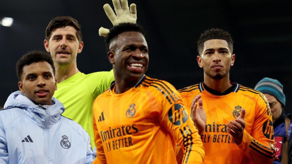 Vinicius, junto a Rodrygo, Courtois y Bellingham, en la celebración del triunfo contra el Manchester City