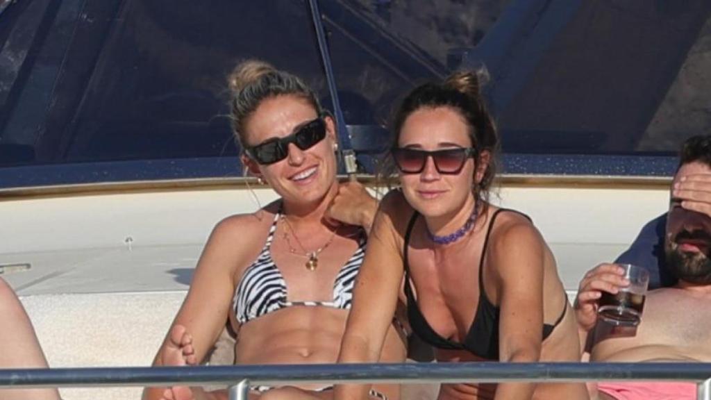 Alexia Putellas y Olga Ríos, de vacaciones en Ibiza