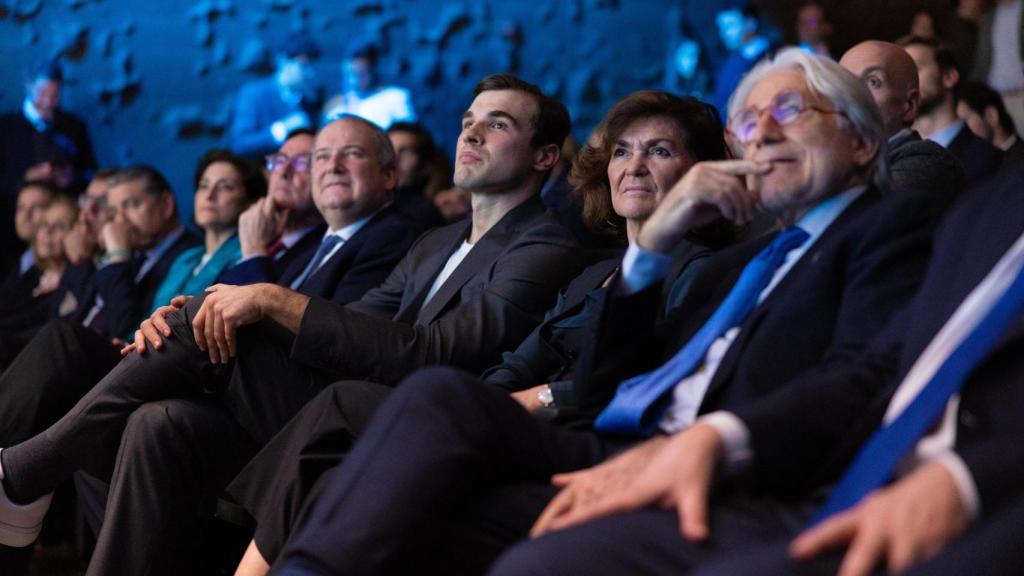 Antonio Garamendi, Jordi Hereu, Tomàs Güell, Carmen Calvo y Josep Sánchez Llibre, de izquierda a derecha