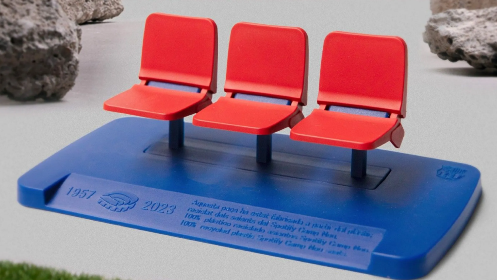 Els seients de l'antic Camp Nou, a la venda en miniatura
