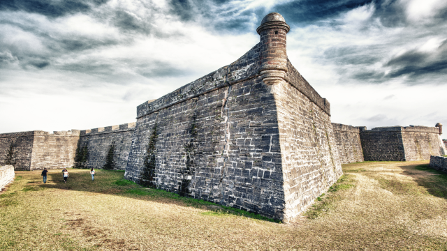 Así es el castillo militar más grande de Europa, el castillo de Sant Ferran