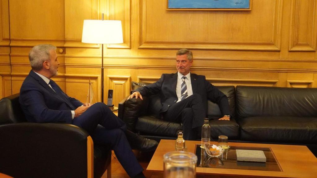 L'alcalde de Barcelona, Jaume Collboni, reunit amb el líder de Junts, Jordi Martí Galbis