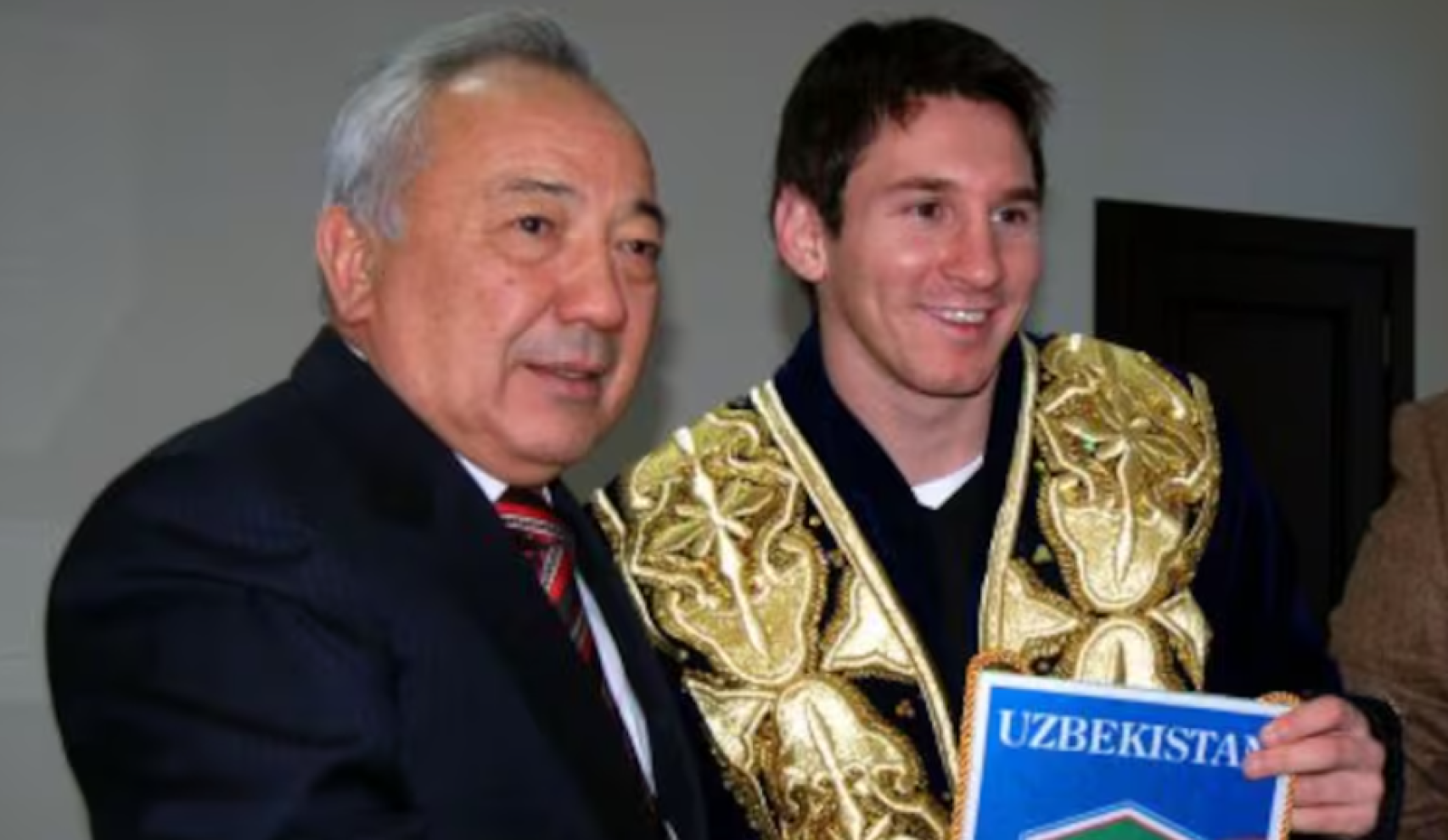 Leo Messi, en un acto promocional con la Federación de Fútbol de Uzbekistán en 2008
