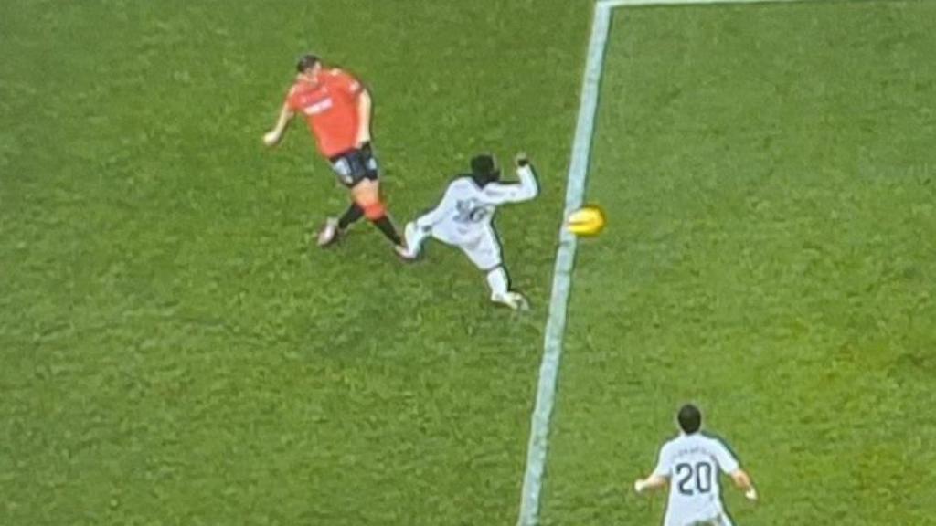 El pisotón de Camavinga a Ante Budimir en el Osasuna-Real Madrid